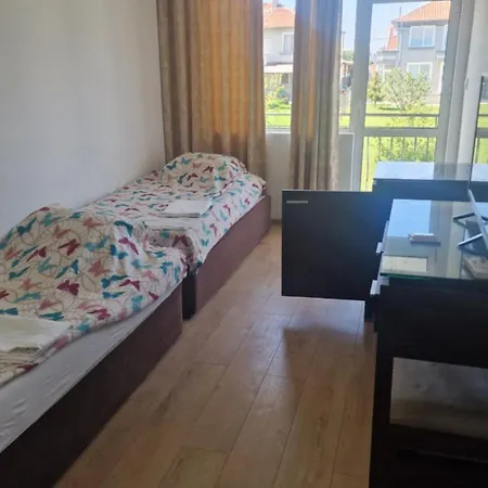 Къща За Гости Ravda Pensiune 3*